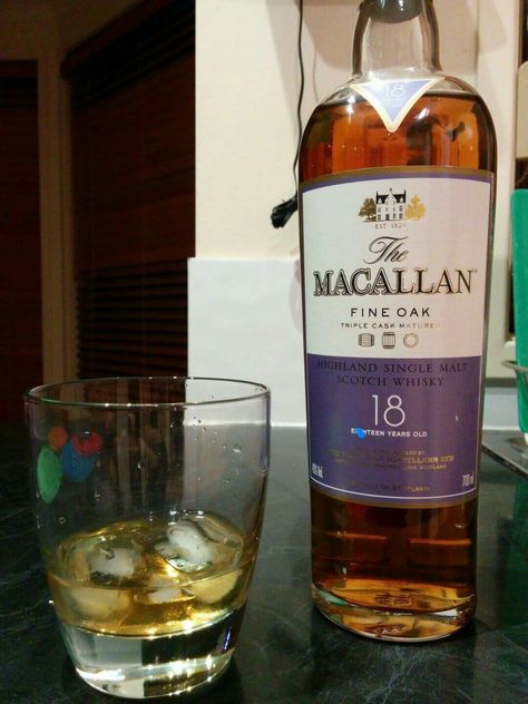 Wine Pub, Macallan Whisky, Drinks Pictures, Alcoholic Drinks Pictures, Whisky Drinks, Alcohol Party, Dp Stylish, Alcohol Aesthetic, Cigars And Whiskey