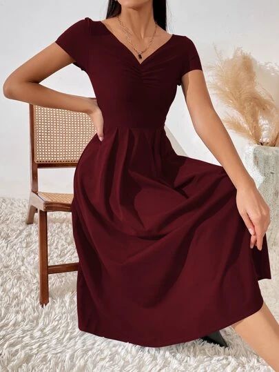 Short Pleated Dresses, Short Sleeve Ideas For Dresses, Burgundy Dress With Sleeves, Christmas Dress Ideas For Women, A-line Dresses, Christmas Dress Women Classy, Maroon Dresses, Burgundy Red Dress, Valentine Dresses