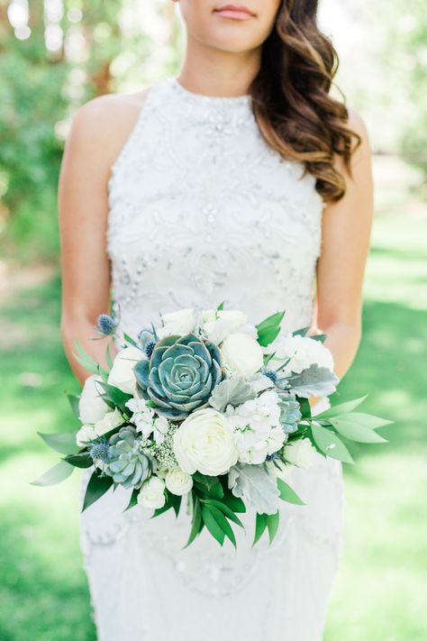 Succulent Bridal Bouquet, Winter Wedding Color Palette, Modern Wedding Bouquets, Hydrangea Bouquet Wedding, Succulent Bouquet Wedding, Cascading Wedding Bouquets, Wedding Ceremony Ideas, Winter Wedding Bouquet, Garden Weddings Ceremony