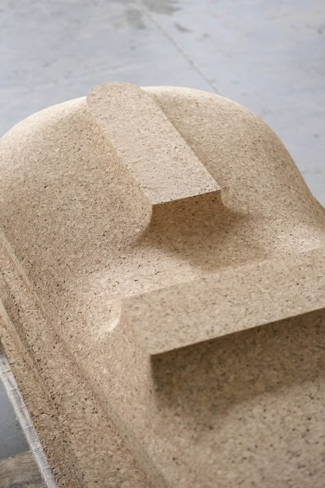 Burnt Cork By Made In Situ Pays Tribute To Portuguese Cork Harvesting Traditions - IGNANT Cork Packaging, Cork Design, Form Study, Cmf Design, Material Research, Sustainable Furniture, Street Furniture, French Designer, Island Style