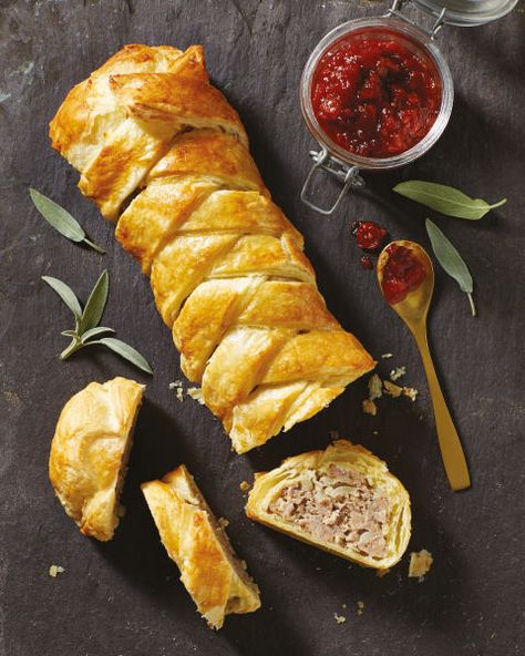 Sausage Puff Pastry, Sausage Plait, Puff Pastry Pie, Alexa Commands, Sausage Meat, Aldi Recipes, Mary Berry Recipe, British Recipes, Sausage Dishes