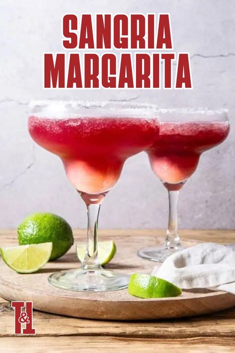 This layered and frozen Sangria Margarita is the perfect way to cool down this summer. Sangria Margarita Recipe, Sangria Margarita, Slush Punch, Margarita Sangria, Frozen Sangria, Frozen Cocktail, Frozen Margarita, Frozen Margaritas, Margarita Cocktail