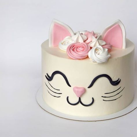 Cat Birthday Cake, Kitten Cake, Kitten Birthday Party, Birthday Cake For Cat, Cat Themed Birthday Party, Cat Cupcakes, Kitten Birthday, Beautiful Cake Designs, Cat Birthday Party