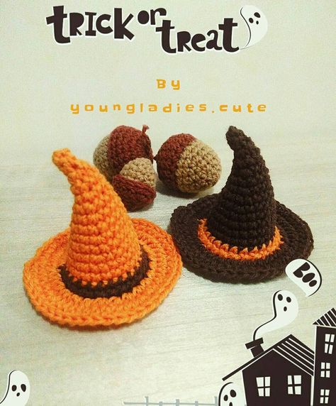 20 Halloween Decor Crochet Patterns Ranging from Pumpkins to Witch Hats! Free Halloween Crochet, Crocheted Halloween, Crochet Pour Halloween, Witches Hats, Fall Crochet Patterns, Halloween Crochet Patterns, Pola Amigurumi, Halloween Hats, Crochet Fall