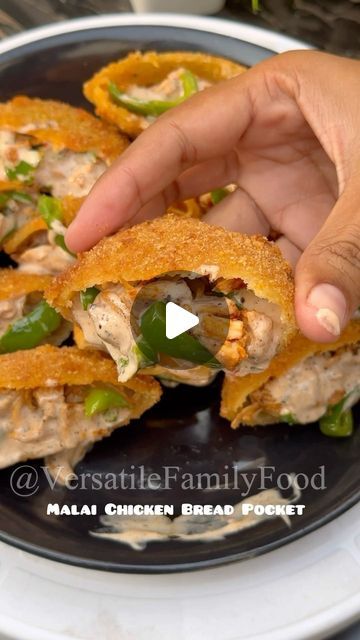 Versatile Family Food on Instagram: "Malai Chicken Bread Pockets 😋😍
#recipe #chicken #snack #cookingram #foodreels #malaichicken #delicious" Chicken Bread Pockets, Easy Chicken Snacks, Pocket Bread Recipes, Bread Pockets Recipe, Chicken Pockets Recipes, Chicken Bread Recipes, Indian Party Snacks, Indian Snacks For Party, Pocket Chicken