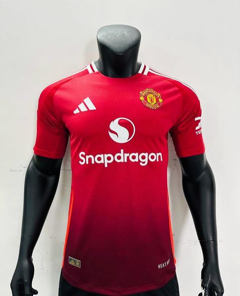 Manchester United home kit 24/25 zipo dukani kwa bei ya Tsh: 25,000/= @__sports_corner Delivery ipo 🚌 Mikoani tunatuma pia kwa Uaminifu kabisa @__sports_corner Size S-XL Whatsapp: +255712944626 Call: 067 967 8321 #JeziOrijino #Qualitykamayote #Tupiapendeza #Sportscornerb Manchester United Home Kit, Manchester United, Manchester, The Unit, Sports