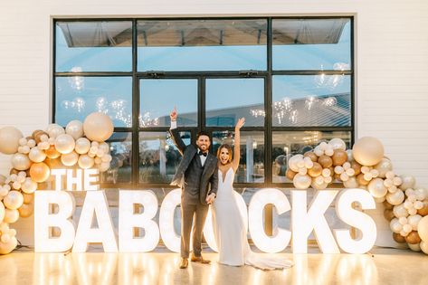 Wedding Big Letters, Wedding Large Letters, Balloon Marquee Letters, Marquee Letters And Balloons, Big Letters Wedding, Marquee Letters With Balloons, Wedding Letters Decor, Marquee Letters Decor, Balloon Structures