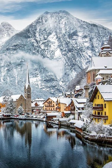 Chirstmas Decor, Lakeside View, Austria Travel, Interlaken, Voyage Europe, Winter Scenery, Destination Voyage, Snowy Mountains, Beautiful Places In The World