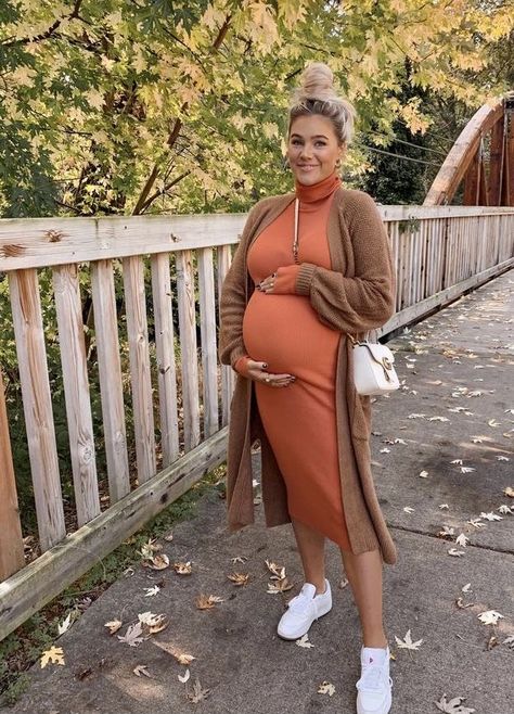 Maternity Outfit Vacation, Plus Size Maternity Style, Midsize Pregnancy Fashion, Fall Maternity Fashion, Maternity Fits, Bre Sheppard, Prego Outfits, Fall Maternity Outfits, Casual Maternity Outfits