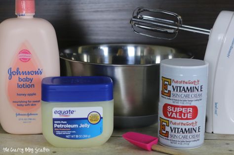 Homemade lotion is easier to make than you may think. This moisturizer makes my skin so soft and eliminates dry, flaky skin and recipe is easy to follow. A simple DIY beauty idea. Homemade Lotion Recipe, Homemade Eye Cream, Homemade Moisturizer, Lotion Recipe, Dry Flaky Skin, Best Lotion, Diy Lotion, Homemade Lotion, Lotion For Dry Skin