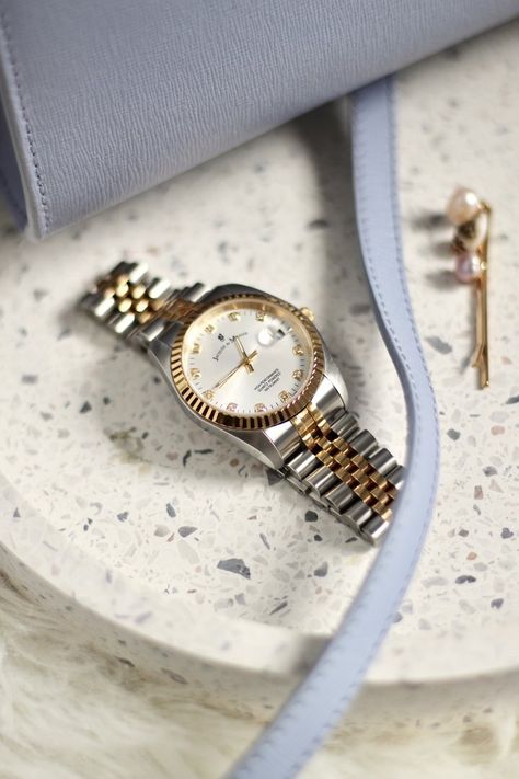 Summer Watches, Fashion Collection Inspiration, Gold And Silver Watch, Pretty Watches, Silver Watches Women, Timeless Watches, Retro Watches, Womens Watches Luxury, Jewelry Photography