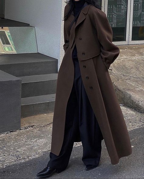 Dark Academia Coat, Brown Coat Outfit, Dark Academia Aesthetic Outfit, Dark Academia Outfits, Dark Academia Outfit, Academia Outfits, Modest Dresses Casual, Womens Fashion Inspiration, Brown Coat