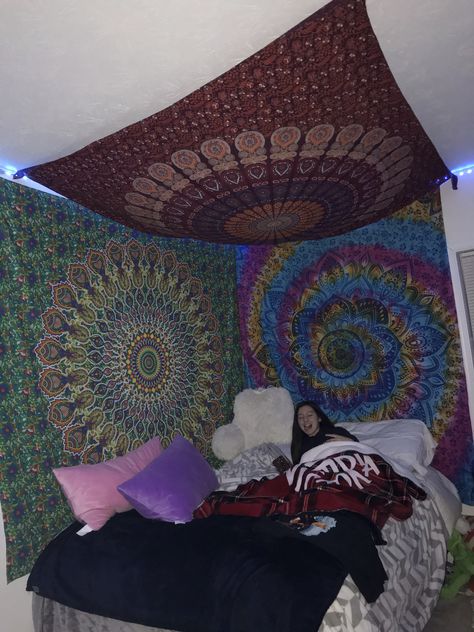 Tapestry room, teen Tapestry Room Ideas, Hippy Bedroom, Hippie Bedroom Decor, Hippie Room, Hippie Bedroom, Tapestry Room, Hippie Room Decor, Tapestry Bedding, Hippy Room