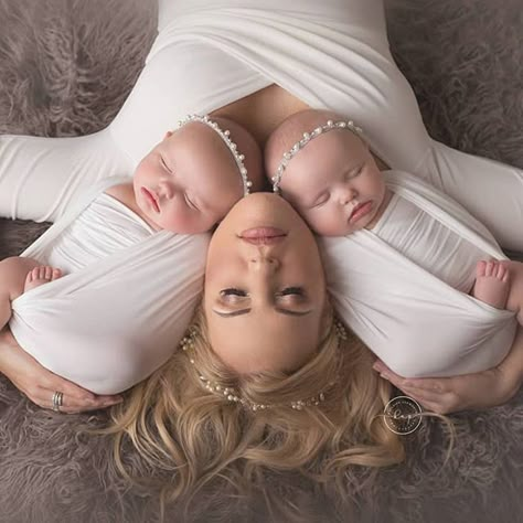 Twin Babies Pictures, Newborn Twin Photos, Twin Baby Photography, Twin Baby Photos, Newborn Twins Photography, Twin Pictures, Twin Photography, Newborn Schedule, Twin Baby Girls