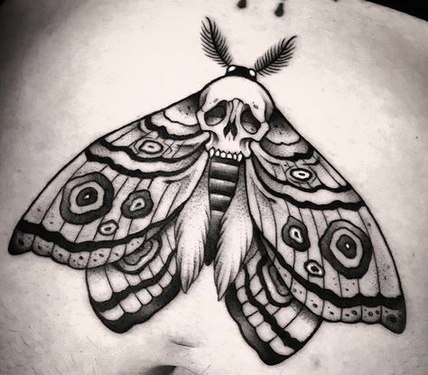 Undercut Tattoos, Lion Art Tattoo, Moth Tattoo Design, Chest Tattoo Ideas, Minimalist Tattoo Ideas, Mystical Tattoos, Traditional Tattoo Designs, Tattoo Outline Drawing, Moth Tattoo