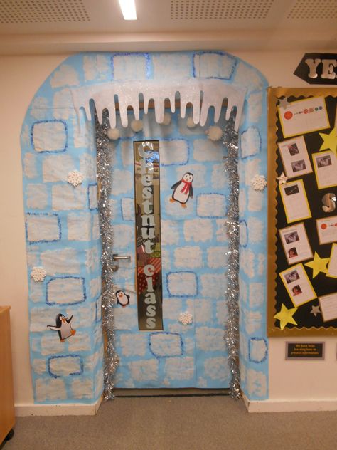 Igloo Decorating Ideas, Igloo Classroom Door Ideas, Igloo Door Decoration, Igloo Decorations, Winter Wonderland Decorations For School Easy Diy, Igloo Door Decorations For School, Igloo Classroom Door, Penguin Door Decoration, Frozen Classroom