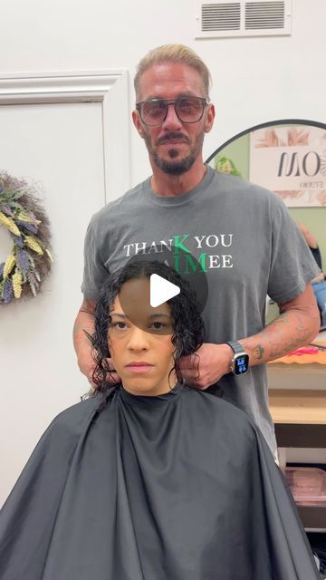 Wayne Tuggle on Instagram: "How I cut curly hair to be round #curls #curly #curlyhair #curlyspecialist #waynetugglehair #barstoolsports #thankyouaimee" Curly Round Haircut, Diy Curly Cut, Curly Hair For Round Faces, How To Cut Curly Hair At Home, How To Cut Curly Hair In Layers, Hats For Curly Hair, Round Curly Cut, Diy Curly Haircut, Round Curly Haircut