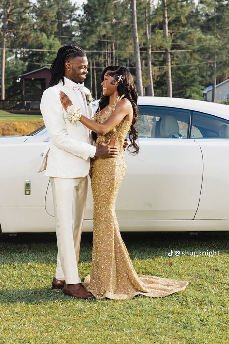 Yellow Prom Black Couple, Silver Prom Dress Black Couple, Interracial Prom Couples, Prom Poses, Prom, Prom Dresses, Formal Dresses, Dresses