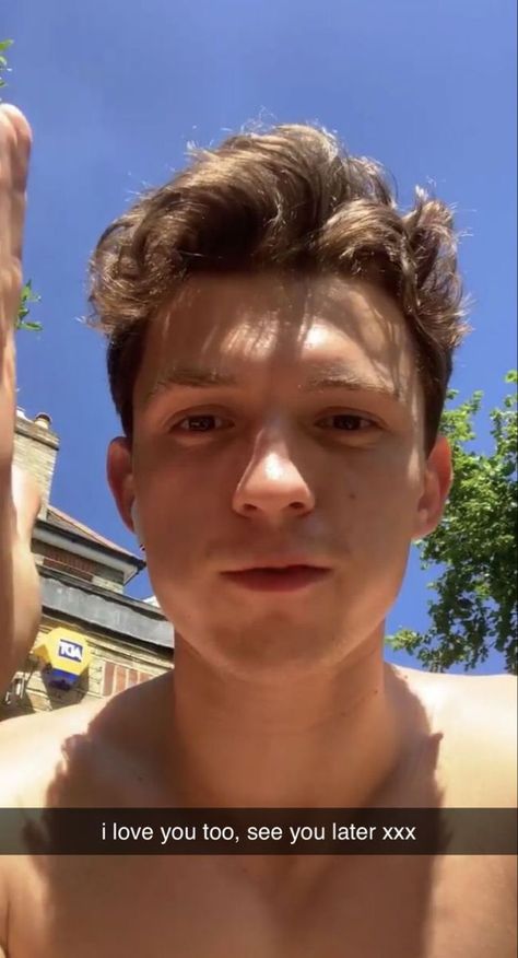 Tom Holland Abs, Arte Doodle, Tom Holland Imagines, Tom Holland Peter Parker, Tom Holland Spiderman, Tommy Boy, Men's Toms, Man Thing Marvel, The Perfect Guy