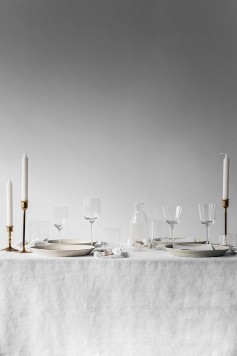 Feeling Grateful + Gorgeous Thanksgiving Table Ideas Silver Party Decorations, Minimal Photography, Minimal Wedding, Beautiful House, Decoration Inspiration, White Table, Slow Living, Thanksgiving Table, Beautiful Table