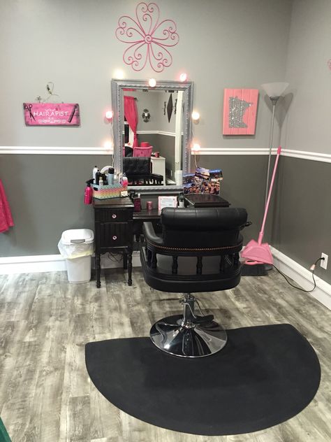 Garage to salon Garage Salon Ideas, Stocktank Pool Ideas, Diy Beauty Room Decor, Salon Suite Ideas, Diy Beauty Room, Salon Room Ideas, Salon Decor Studio, Salon Suite Decor, Beauty Shop Decor