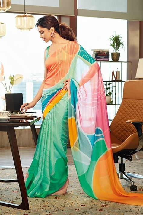 Floral Organza Saree, Elegant Sarees, Simple Saree Designs, Simple Sarees, Indian Fashion Saree, Organza Sarees, Silk Scarf Painting, Saree Models, Elegant Saree