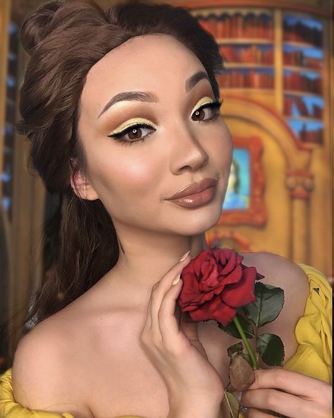 Belle makeup ( Beauty and the beast) @asya_zhussip Instagram Beauty And The Beast Wedding Makeup, Belle Makeup Disney Make Up, Beauty And The Beast Inspired Makeup, Belle Makeup Disney, Belle Makeup Looks, Princess Belle Makeup, Sparkle Eye Makeup, Theater Makeup, Belle Makeup