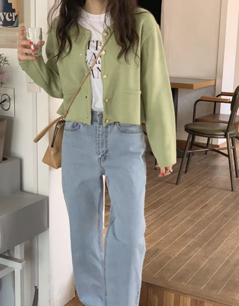 Light Spring Outfits Korean, Soft Color Outfits, Sage Green Cardigan Outfit, Green Cardigan Outfit Aesthetic, Green Outfit Korean, Cafe Outfit Aesthetic, Light Spring Outfits, Cardigan Outfit Korean, Green Cardigan Outfit