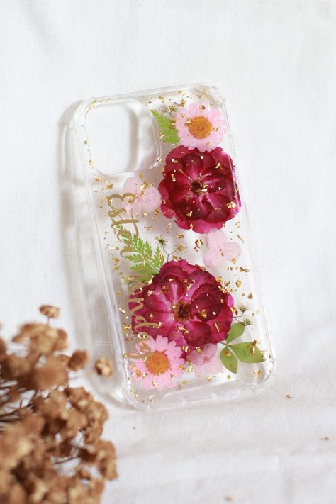 #resinphonecase #roseresincase Resin Phone Case Ideas, Diy Resin Phone Case, Diy Resin Crystals, Resin Phone Case, Resin Crystals, Rose Phone Case, Phone Case Diy Paint, Handmade Phone Case, Art Painting Tools