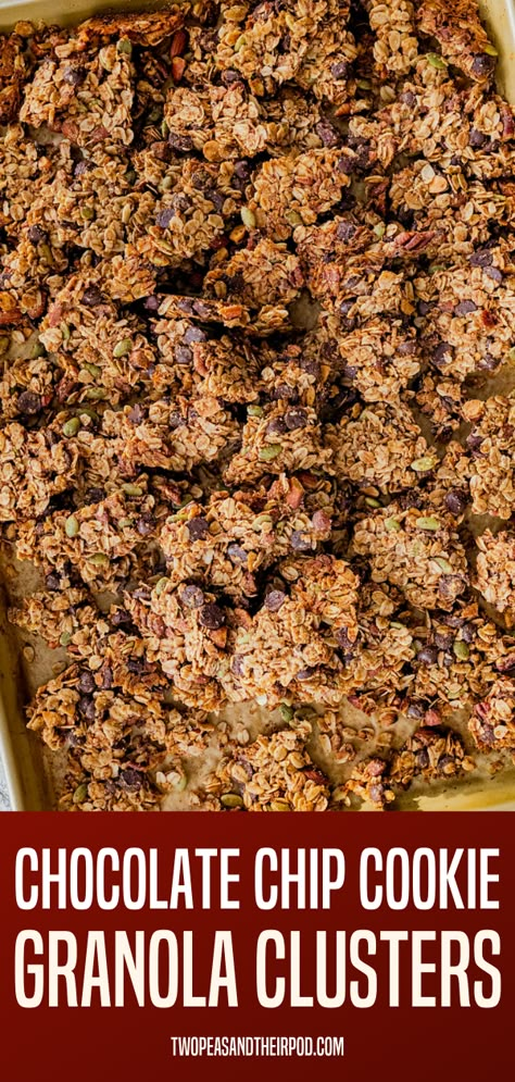 Chocolate Chip Cookie Granola Clusters- big, crunchy granola clusters that taste like chocolate chip cookies! Enjoy with yogurt, milk, ice cream, or eat by the handful for a delightfully sweet snack! Homemade Granola Clusters, Granola Clusters Recipe, Cookie Granola, Easy Cookies Recipes, Granola Cookies, Homemade Granola Healthy, Granola Bites, Granola Clusters, Protein Granola