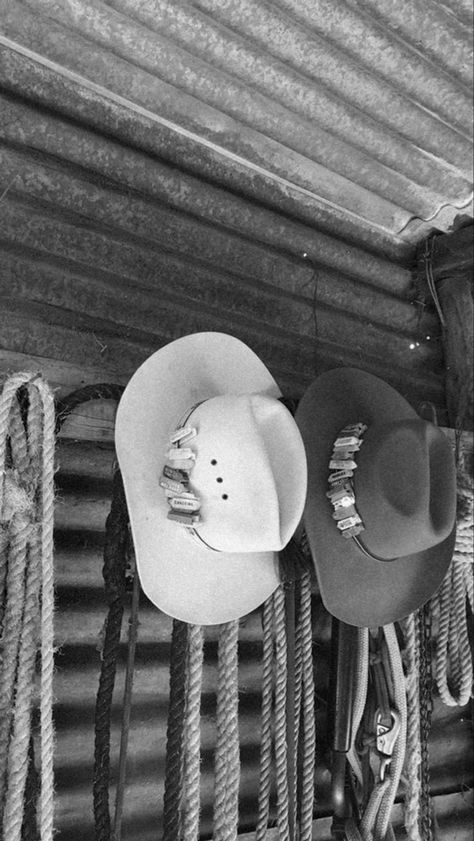 White Western Wallpaper, Punchy Western Wallpaper, Black And White Western Wallpaper, Vintage Western Wallpaper Iphone, Black Western Wallpaper, Vintage Western Wallpaper, Punchy Western Wallpaper Iphone, Western Aesthetic Wallpaper, Western Wallpaper