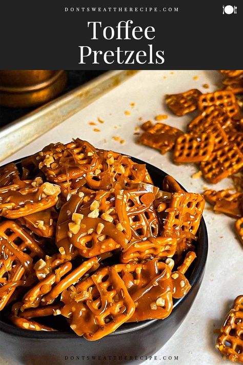 Butter Toffee Pretzels 12 Tomatoes, Toffee Pretzel Recipe, Butter Toffee Pretzels Recipe, Pretzel Toffee Recipe, Butter Toffee Pretzels, Candy Pretzels, Toffee Pretzels, Easy Food Gifts, Toffee Bites