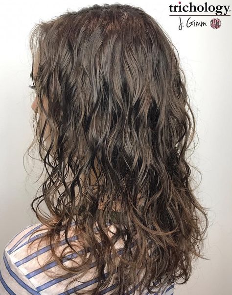 Perms For Medium Hair, Loose Perm, Drawing Medium, Wavy Perm, Hairstyle Drawing, Beehive Hair, Asymmetrical Hairstyles, Shoulder Hair, Wedding Hairstyles Updo