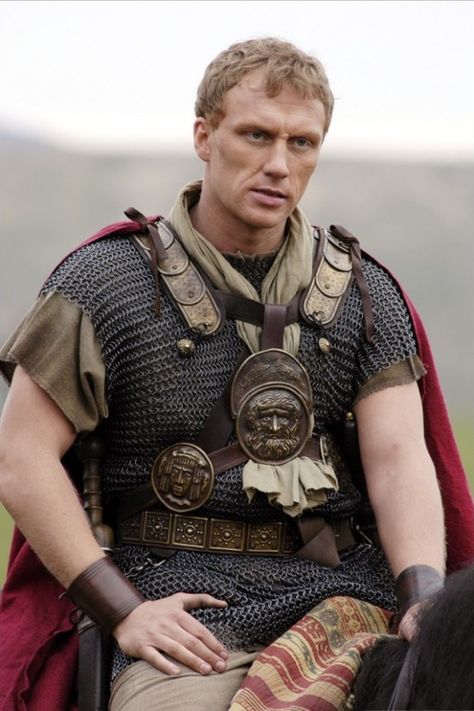 As we all know, ever man looks his best in uniform: Kevin McKidd in Rome Rome Hbo, Rome Tv Series, Kevin Mckidd, Ray Stevenson, Rome Photo, Roman Era, Rome Antique, Empire Romain, Roman Soldiers