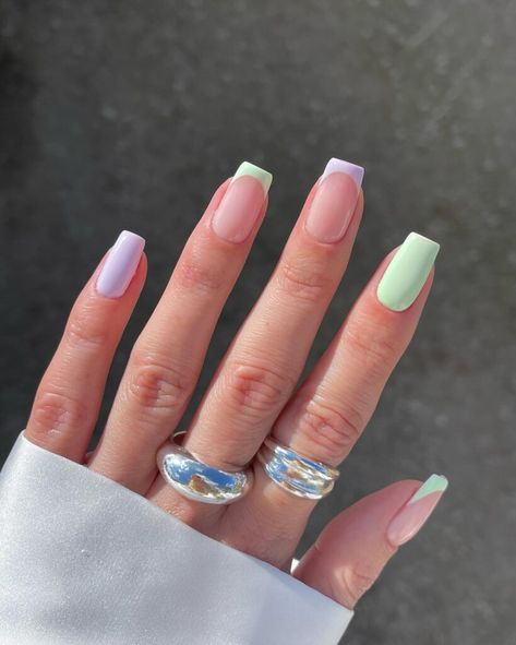 19 Simple Cute Easter Nails 8 Easter Nails Easy, Mint Green Nails, Modern Nail Art, Simple Spring Nails, Bunny Nails, Easter Nail Designs, Fun Nail Colors, Nail Color Trends, Lavender Nails