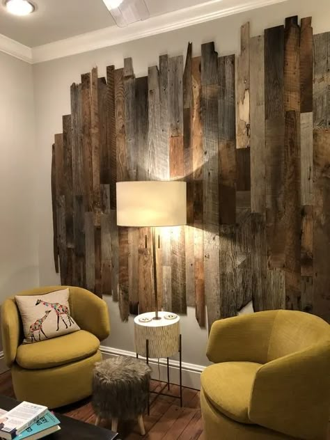 40+ DIY Rustic Decor Ideas on a Budget - HubPages Wood Walls Living Room, Wood Wall Design, Shop Barndominium, Bedroom Barndominium, Diy Rustic Decor, Wood Walls, Rustic Home Design, Pallet Wall, Hallway Ideas Entrance