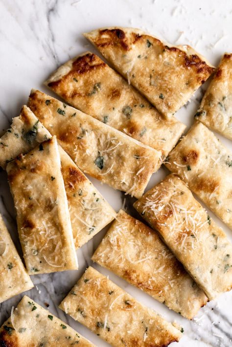 Cheesy Garlic Flatbread Cheesy Flatbread, Flatbread Dough Recipe, Garlic Flatbread Recipe, Cheese Flatbread Recipes, Flat Bread Recipe, Garlic Flatbread, Homemade Flatbread, Bread Dough Recipe, Cheese Flatbread