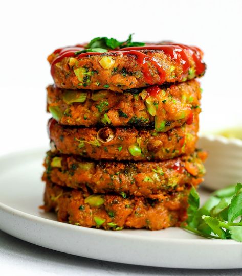 Sweet Potato Cakes, Potato Cakes Recipe, Sweet Potato Recipes Healthy, Bun Cake, Dinner Vegan, Breakfast Vegan, Sweet Potato Cake, Potato Dinner, Healthy Potato Recipes