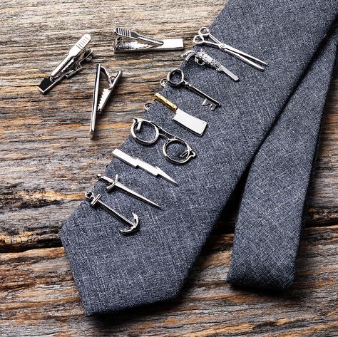 Pairing Ties and Tie Bars Simpul Dasi, Manset Lengan, Mens Fashion Suits, Tie Bar, Suit Accessories, Mens Accessories Fashion, Tie Knots, Tie Accessories, Suit Fashion