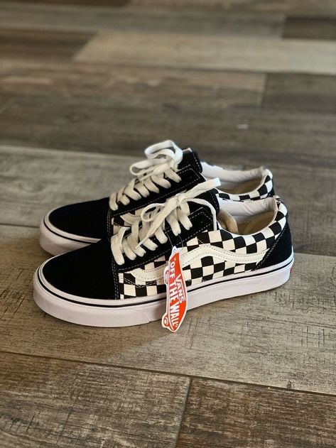 Vans Checkerboard Outfit, Cool Vans Shoes, Vans Shoes Fashion, Vans Aesthetic, Stylish Men Wear, Old Skool Vans, Tenis Vans, Vans Checkerboard, New Vans