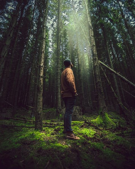 Trekking Photography, Forest Photoshoot, Mountain Photoshoot, Male Portrait Poses, Outdoor Portrait Photography, Photography Men, Mens Photoshoot Poses, Nature Photoshoot, Forest Photos