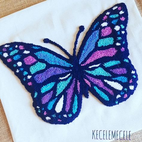 Beautiful butterfly punch needle embroidery piece by @kecelemecele Punch Pillow, Tufting Diy, Tissue Paper Art, Mode Crochet, Diy Embroidery Designs, Hand Embroidery Patterns Flowers, Needle Embroidery, Punch Needle Patterns, Punch Needle Embroidery