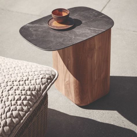 Outdoor Side Table Modern, Trendy Side Table, Table Furniture Design, Side Table Ideas, Side Table Outdoor, Contemporary Side Tables, Wood Side Table, Outdoor Side Tables, Outdoor Furniture Design