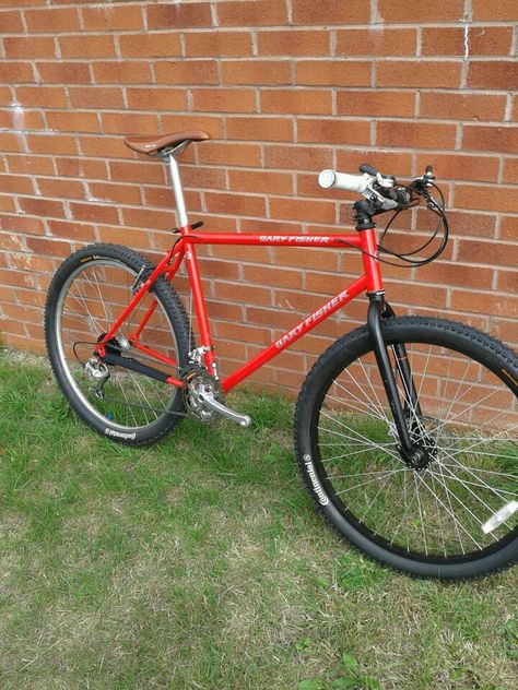 1994 Gary Fisher Marlin, nice and simple  http://www.retrobike.co.uk/forum/viewtopic.php?f=6t=261151start=10 Gary Fisher Mountain Bikes, Bike Restoration, Gary Fisher, Vintage Mountain Bike, Retro Bikes, Urban Bicycle, Bike Touring, Retro Bike, Mtb Bicycle