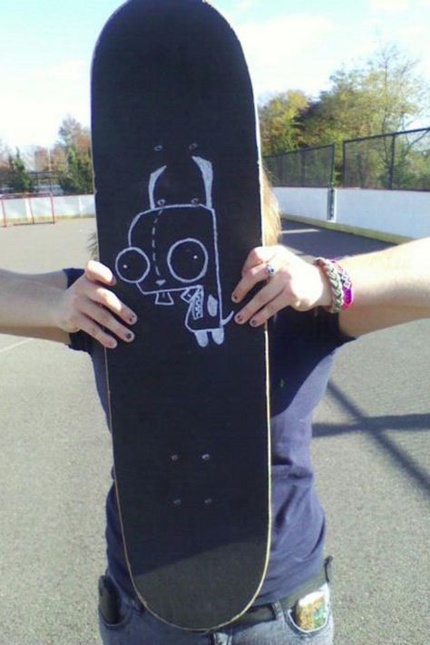 Gir+skateboard= awesome Invader Zim Characters, Skateboard Aesthetic, Skateboard Art Design, 2000s Emo, 17 Kpop, Skater Aesthetic, Cool Skateboards, Rawr Xd, Skateboard Design