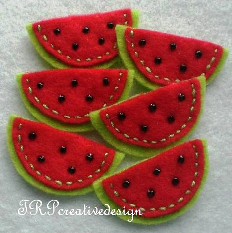 . Felt Fruit, Watermelon Slice, Felt Embroidery, Wool Projects, Felt Food, Felt Patterns, Felt Brooch, Felt Decorations, Felt Applique