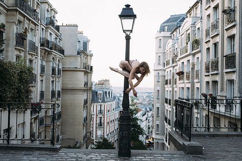 Circus Artists Perform Dangerous Stunts On City Streets And It’s Breathtaking Street Ballet, Dance Photo Shoot, Art Ballet, Belly Dancing Classes, Dancer Photography, Dance Photo, Dance Photography Poses, Dance Dreams, Ballet Poses