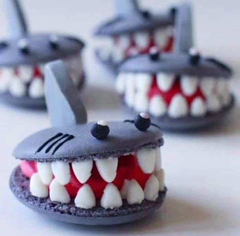 Shark Macarons, Shark Week Recipes, Gateau Harry Potter, Shark Cake, Macaron Cookies, French Macaroons, Cute Baking, Macaron Recipe, Shark Week