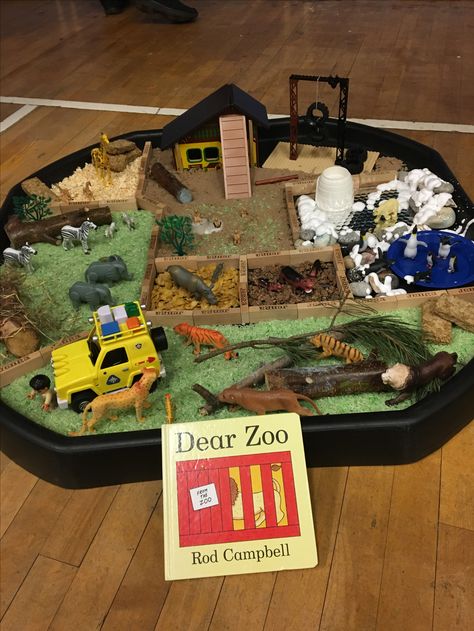 Zoo Tuff Tray Ideas, Jungle Animal Tuff Tray Ideas, Zoo Tuff Tray, Zoo Sensory Table, Dear Zoo Tuff Tray Ideas, Dear Zoo Activities Eyfs, Dear Zoo Eyfs, Zoo Pretend Play Preschool, Zoo Small World Play