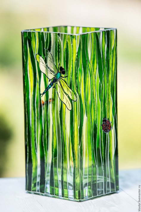 Glass Painting Patterns, Painted Glass Vases, Glass Painting Designs, Stained Glass Paint, Painting On Glass, Glass Bottles Art, Flowers Vase, Green Glass Vase, Painting Glassware